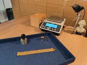 Vendre ses bijoux en or.